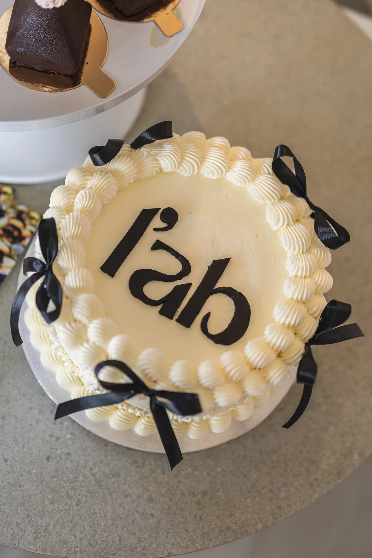 Torte mit dem Schriftzug l'ab